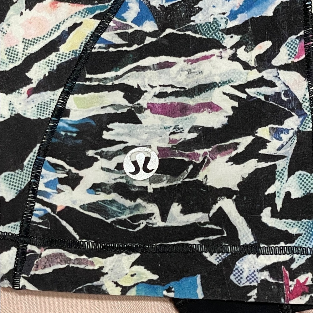 Lululemon Break Free Short 2.5" NWOT Culture Clash Multi Black Size 4 - Picture 6 of 12